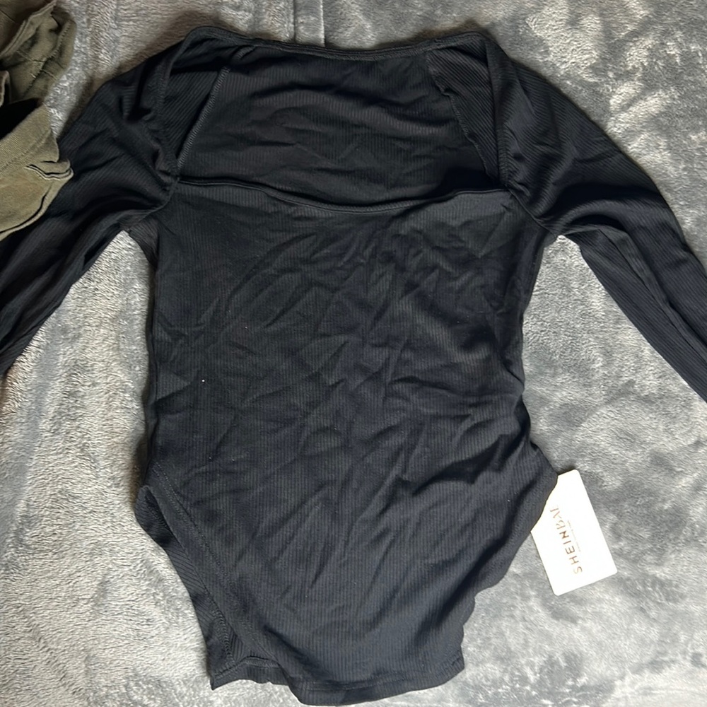Long sleeve  square neck ribbed tee